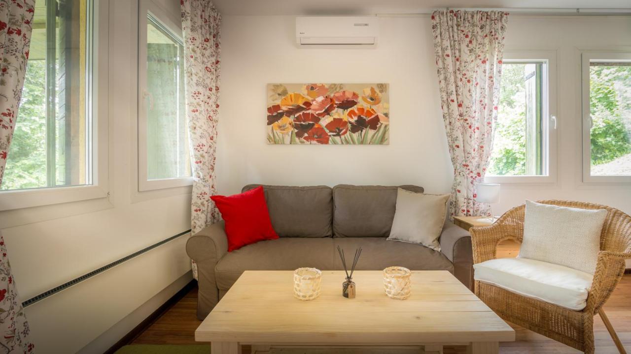 Vila Camelia โกลูบาค ภายนอก รูปภาพ